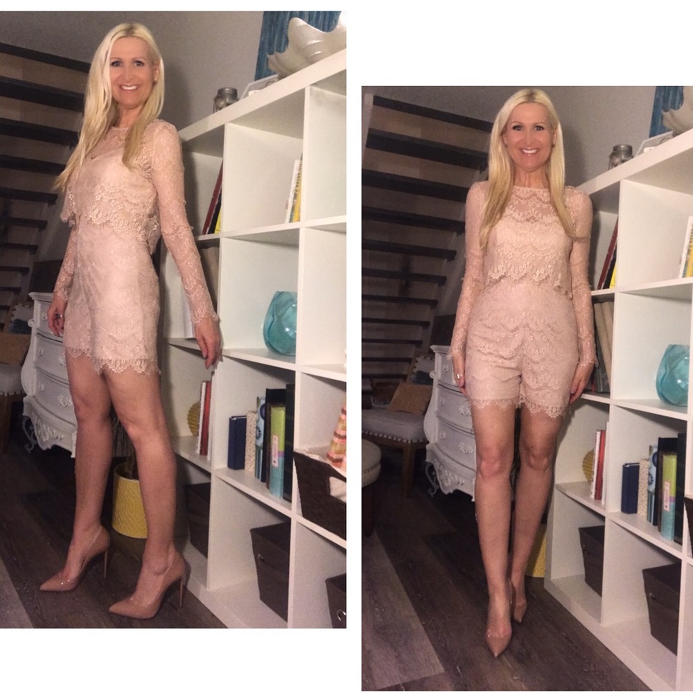 🥂Beautiful Lace Short Jumpsuit 🌟Sale